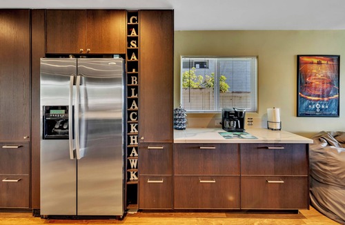 Peacock House | Casa Blackhawk family friendly huge open floor plan for your beach town getaway