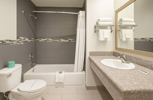 Corona Hotel | Casa Blanca Hotel - Corona