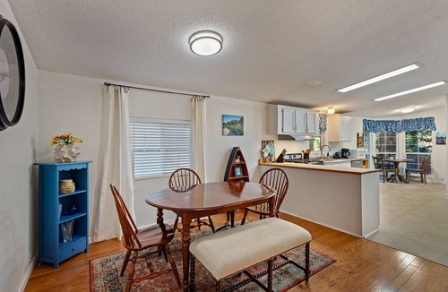 Cazadero Cabin | Casa De Flores ~ Creekfront, Dog Friendly, Redwoods