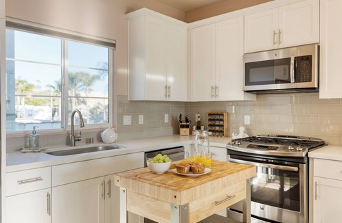 Downtown House | Casa do Sol by AvantStay | Rooftop Deck w/Ocean Views | 2 blocks to Beach!
