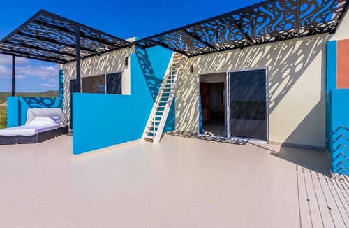 Los Frailes House | Casa Encino off the Grid by The Agency Baja