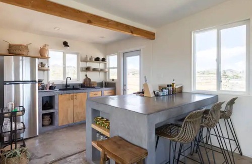 Yucca Valley Cabin | Casa Flamingo | Cozy Cabin with Views | 5 Acres