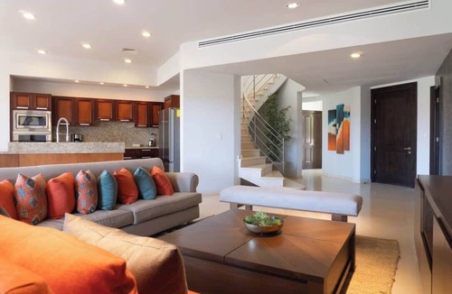 La Paz House | Casa Los Bitos Beach Club Golf Cart & Housekeeping
