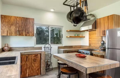 Cerritos House | Casa Los Vaqueros