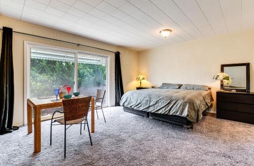 South San Francisco Apartment | Casa Luna - Mtn Views in South San Francisco!