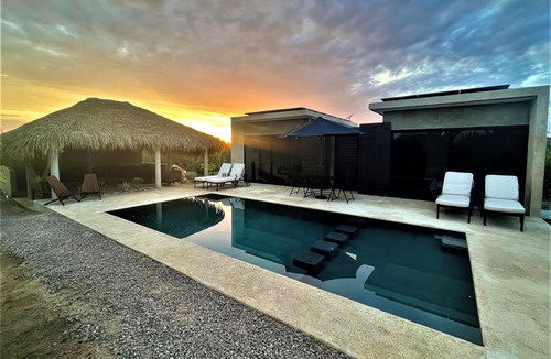 Los Zacatitos House | Casa Moonshine Three Casitas- Private pool, AC, short walk to a beautiful beach!