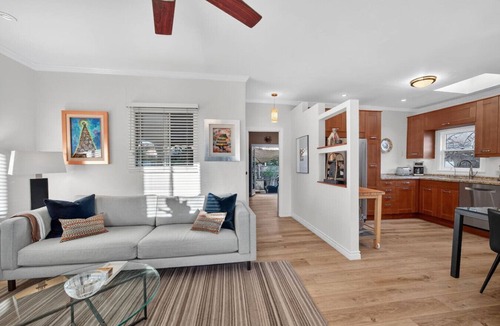 University Heights House | Casa Palmita -2BR- Cozy, Charming home.