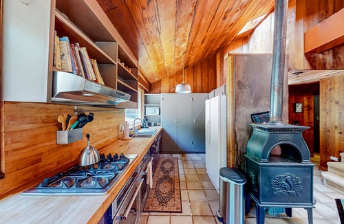 Templeton House | Casa Pinostella: Private Woodland Home - Located in Heart of Wine Country