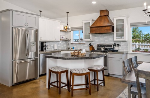 Paso Robles House | Casa Robles -BBQ, Spa and Firepit!