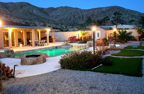 Desert Hot Springs House | ❤ Casa VERBENA ❤ City lights view, Mountain View