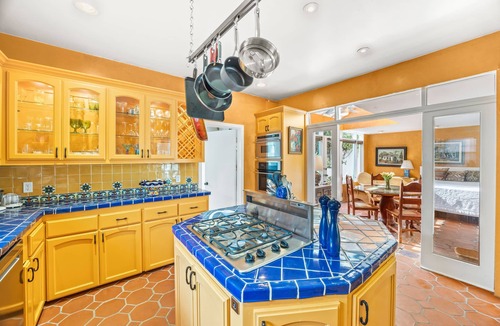Avalon House | CASAMAR: Art-deco Avalon House Overlooking the Pacific Ocean
