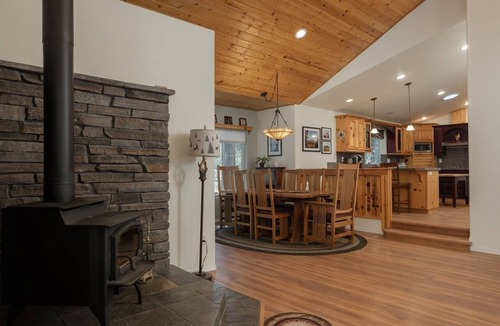 La Pine House | Cascade Lakes Family Retreat