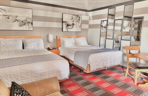 Larkspur Hotel | Cascade Lodge Boutique
