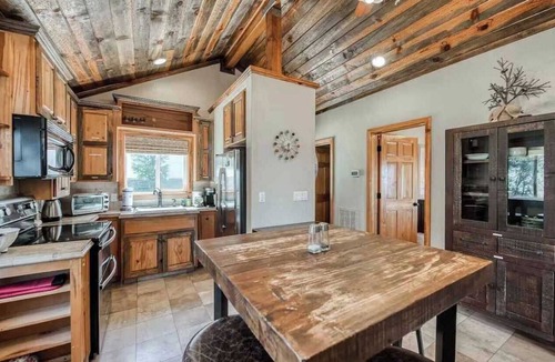 Shaver Lake Cabin | Casita Getaway Family 1BR 1BA AC Stunning Views