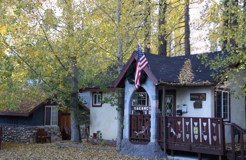 Big Bear Lake Hotel | Castle Wood Cottages