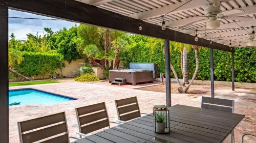 Racquet Club West House | Catalina by AvantStay
