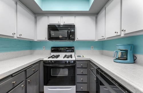 Cathedral City Condo | Cathedral Canyon Country Club - 3 Bedroom