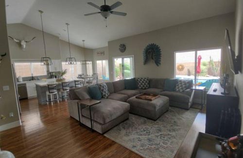 Tatum Ranch House | Cave Creek Classy 4 bedrooms, Heated pool, pool table