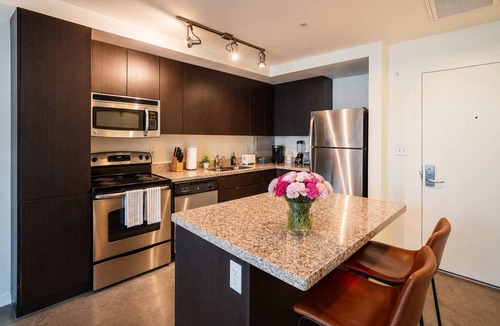 Evans Churchill Apartment | CDT PH Gem with Balcony Pool Gym WD Parking