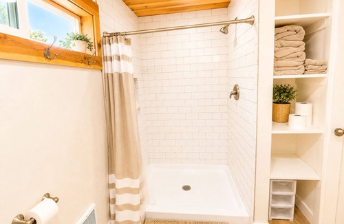 Rolando Park Apartment | Cedar and Stone Studio