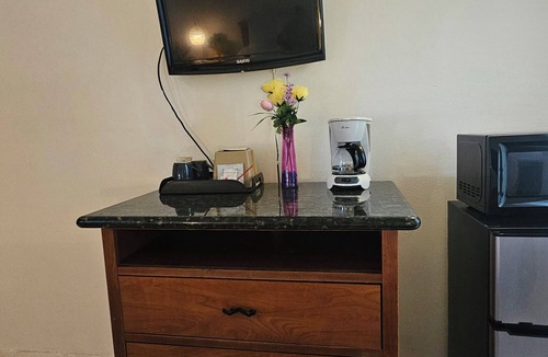 Dunsmuir Hotel | Cedar Lodge Motel