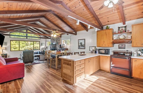 Camp Nelson House | Cedar Pine Cottage | Relaxing Cozy 2BR Cabin