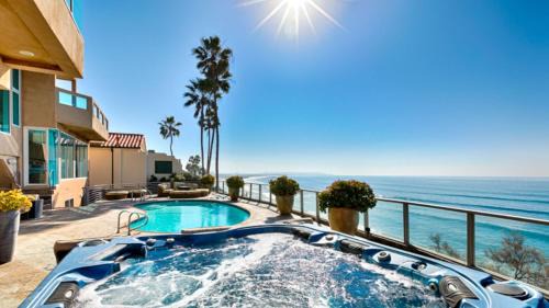 La Jolla House | Celebrity Oceanfront Estate by AvantStay