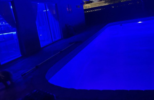 Downtown Las Vegas House | Central beautiful house with everything you need , Poll grele, Casita backyard.