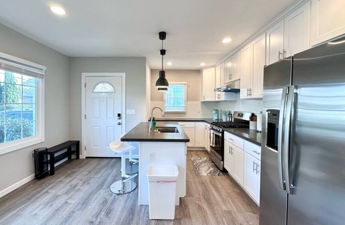 North Central House | Central Cozy New 3B2b home, San Mateo, CA