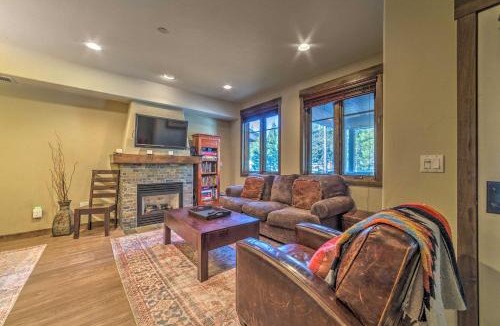 Woodwinds House | Central Mammoth Lakes Townhome ~ 1 Mi to Slopes
