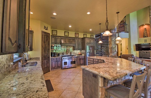 Pinetop House | Centrally Located: Lavish Pinetop Paradise!