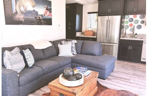 Glen Ellen Cottage | Centrally Located Luxury Wine Country Retreat - 30 Day Rental