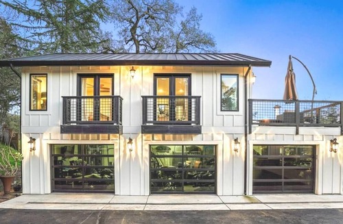 Glen Ellen Cottage | Centrally Located Luxury Wine Country Retreat - 30 Day Rental