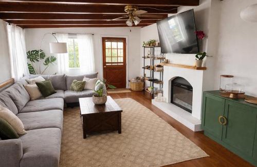 North Clairemont House | Centrally Located San Diego Oasis