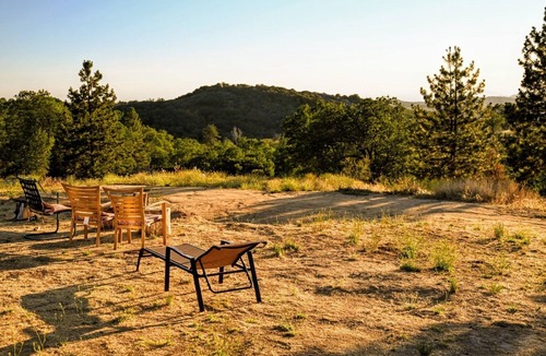Pinehurst House | CG31 Small 15X10 ft. Campsite/Shower - Kings Canyon & Sequoia NP