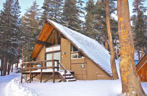 Mammoth Lakes Ski Chalet | Chalet 05 by Mammoth Mountain Chalets