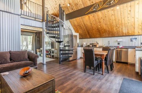 Mammoth Lakes Ski Chalet | Chalet 05 by Mammoth Mountain Chalets
