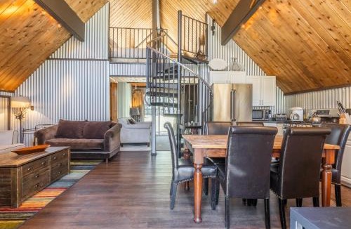 Mammoth Lakes Ski Chalet | Chalet 05 by Mammoth Mountain Chalets