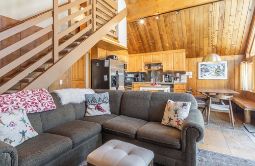 Mammoth Lakes Ski Chalet | Chalet #7, Charming Cabin Perfect Location Steps t