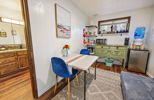 Grants Pass Ski Chalet | Chalet Cabin Near Rogue River: hiking, hunting, fishing, and rafting.