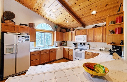 McKinney Estates House | Chalet Lani - HOT TUB - 3 bedroom, 2 bath - Quiet Location!