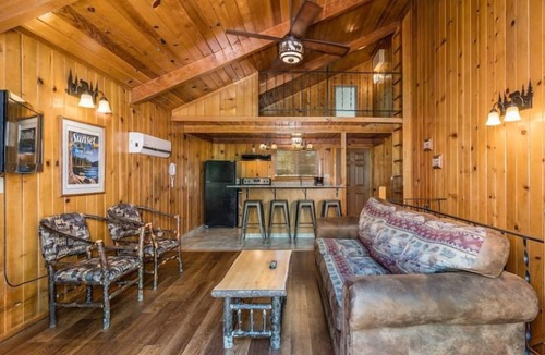 Bass Lake Hotel | Chalet w/Breakfast (Select Stays), Steps From Bass Lake and Yosemite