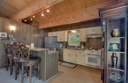 Chamberlands House | Chamberlands Cabin: 5 BR, 3 BA House in Tahoma, Sleeps 10