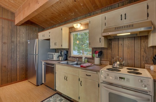 Chamberlands House | Chamberlands Cabin: 5 BR, 3 BA House in Tahoma, Sleeps 10