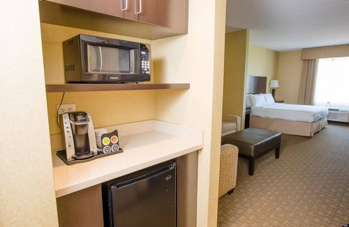 Ocotillo Hotel | Chandler Hotel Retreat: Outdoor Pool, Hot Tub, On-Site Dining & Golf Nearby