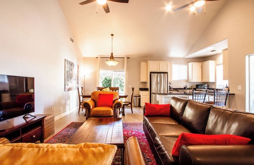 Paso Robles House | Charm on Chestnut-Great Westside Location Close to Downtown!