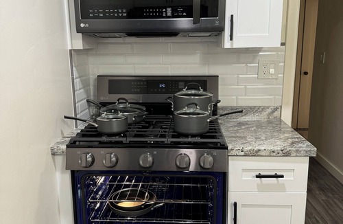 West Sacramento House | Charming 1-bedroom house with WiFi, AC in nice West Sacramento