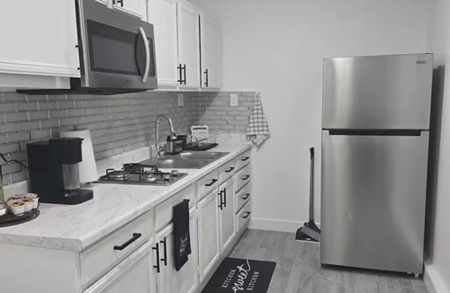 Paradise Apartment | Charming 1-bedroom apartment in lovely Las Vegas with WiFi, AC