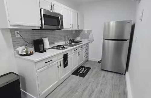 Paradise Apartment | Charming 1-bedroom apartment in lovely Las Vegas with WiFi, AC