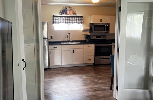 Woodburn Apartment | Charming 1-Bedroom Apartment on 3 Acres in Rural Woodburn, Near I-5 & Shopping